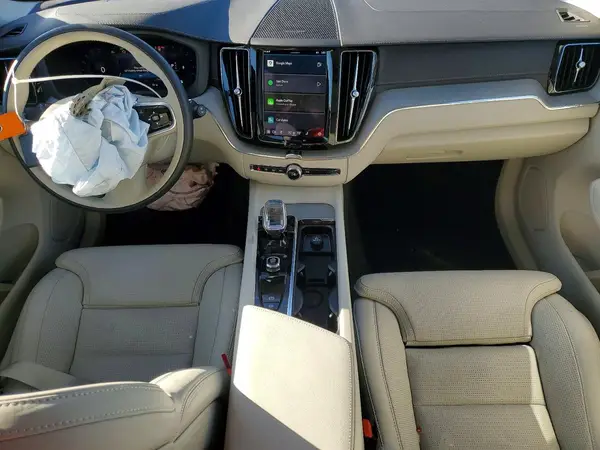 YV4M12RM6S1073836 2025 VOLVO XC60 - Image 8