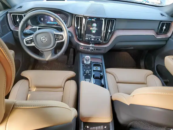 YV4M12RM6S1203842 2025 VOLVO XC60 - Image 8