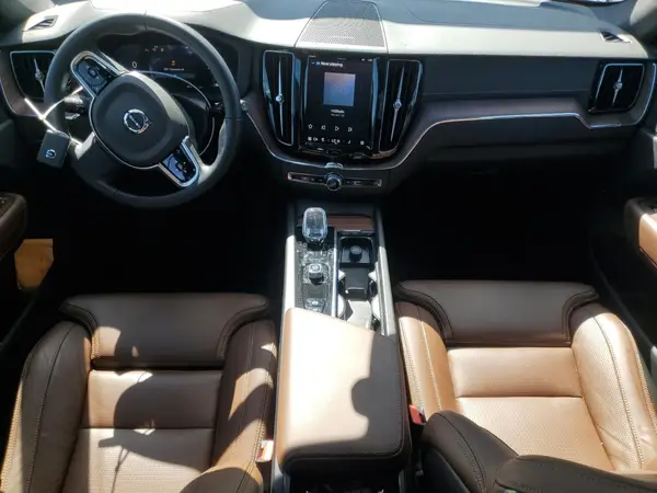 YV4M12RM7S1106813 2025 VOLVO XC60 - Image 8
