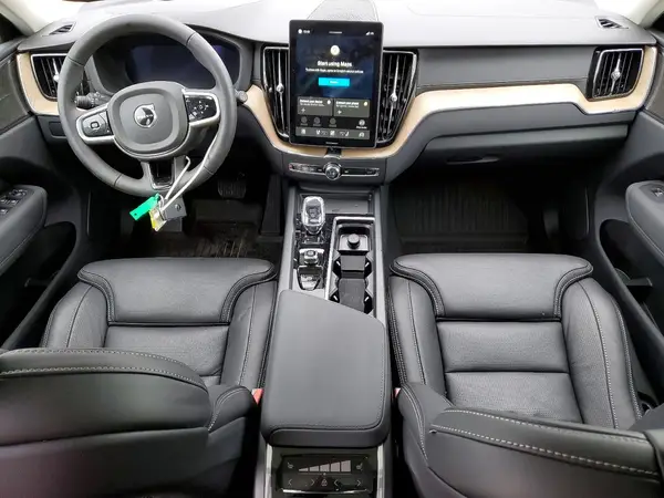 YV4M12RM7T1422570 2026 VOLVO XC60 - Image 8