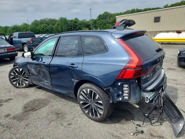 YV4M12RM7T1463667 2026 VOLVO XC60 - Image 2
