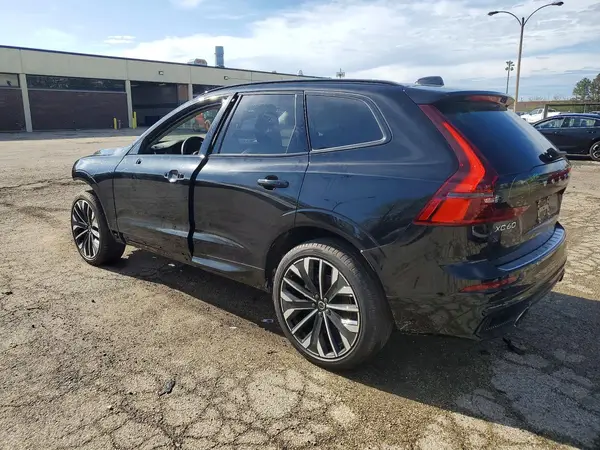 YV4M12RM8T1414428 2026 VOLVO XC60 - Image 2