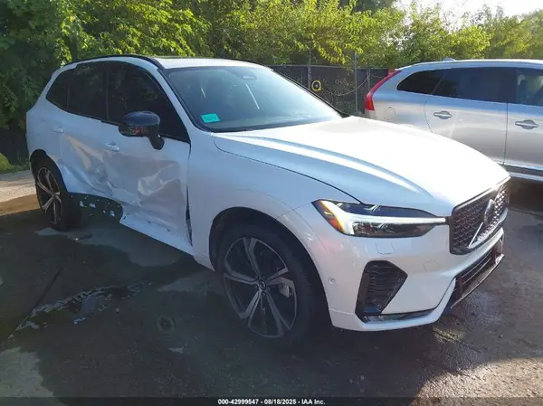YV4M12RMXS1075024 2025 VOLVO XC60 - Image 1