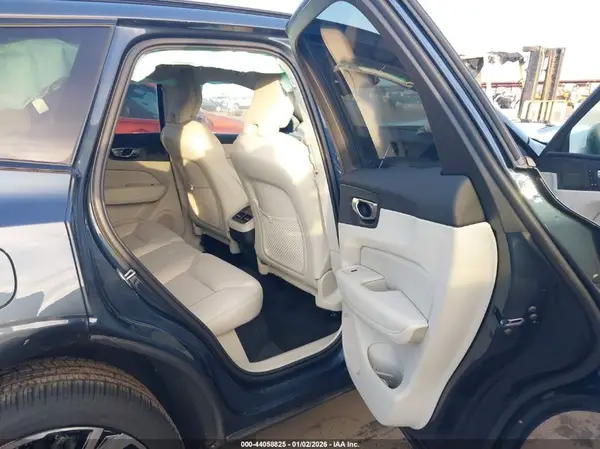 YV4M12RMXS1160171 2025 VOLVO XC60 - Image 8
