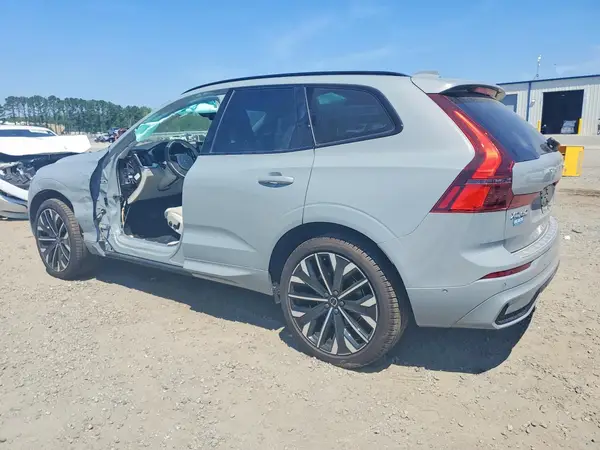 YV4M12RMXT1422451 2026 VOLVO XC60 - Image 2