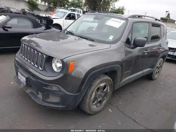 ZACCJAAB0HPE75735 2017 JEEP RENEGADE - Image 2