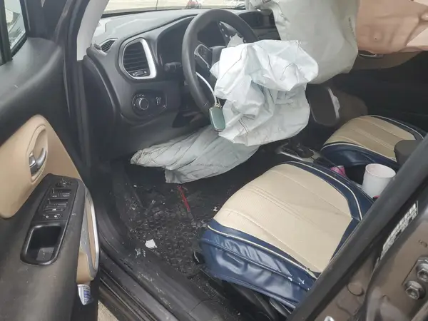 ZACCJAAB3HPF10381 2017 JEEP RENEGADE - Image 8
