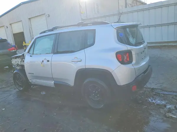 ZACCJAAB3HPF38312 2017 JEEP RENEGADE - Image 2