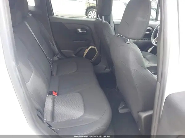 ZACCJAAB3HPF57085 2017 JEEP RENEGADE - Image 8