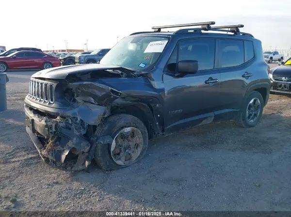ZACCJAAB4HPE49137 2017 JEEP RENEGADE - Image 2