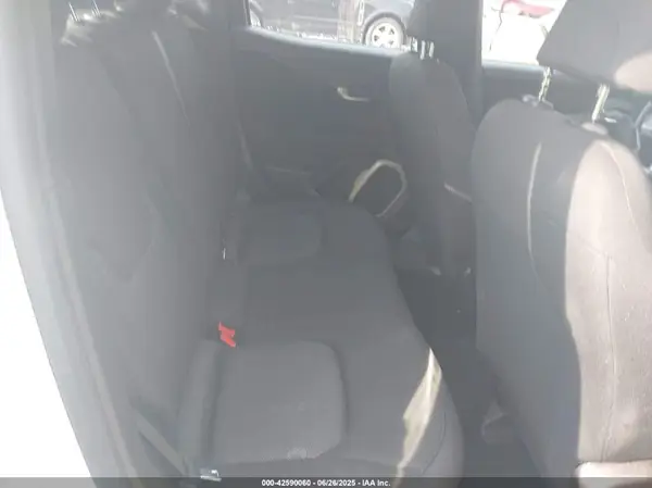 ZACCJAAB4HPG04589 2017 JEEP RENEGADE - Image 8
