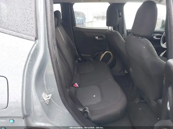 ZACCJAAB6HPF90937 2017 JEEP RENEGADE - Image 8