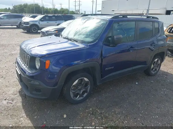 ZACCJAAB7HPE57121 2017 JEEP RENEGADE - Image 2