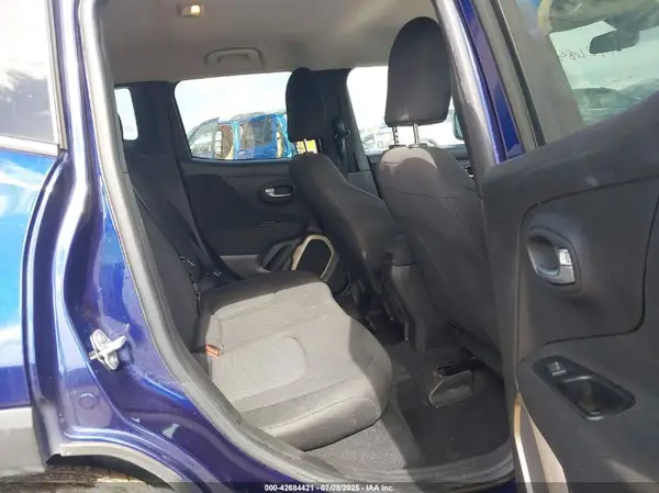ZACCJAAB7HPE57121 2017 JEEP RENEGADE - Image 8