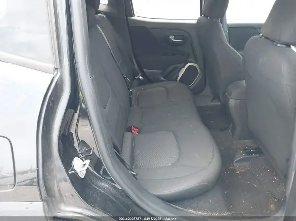 ZACCJAAB8HPF18198 2017 JEEP RENEGADE - Image 8