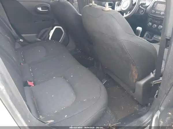 ZACCJAAB9JPG80413 2018 JEEP RENEGADE - Image 8