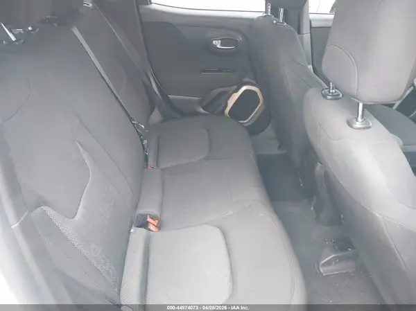ZACCJAABXHPE44928 2017 JEEP RENEGADE - Image 8