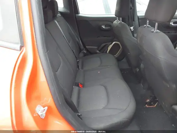 ZACCJAABXHPF03797 2017 JEEP RENEGADE - Image 8