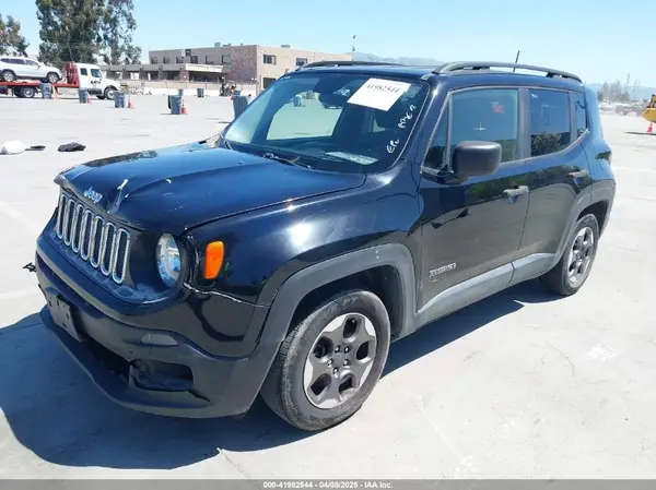 ZACCJAABXHPF58539 2017 JEEP RENEGADE - Image 2