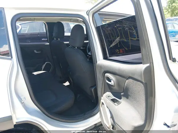 ZACCJAABXHPF75180 2017 JEEP RENEGADE - Image 8