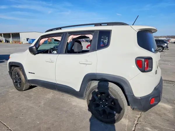 ZACCJAABXHPF92755 2017 JEEP RENEGADE - Image 2