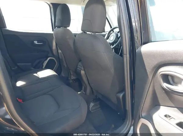 ZACCJAABXHPG17623 2017 JEEP RENEGADE - Image 8