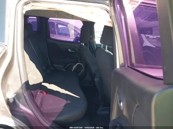 ZACCJAAT0GPC73355 2016 JEEP RENEGADE - Image 8