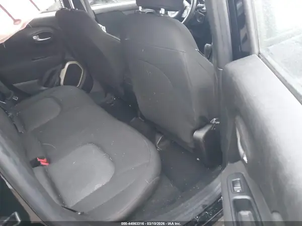 ZACCJAAT0GPE34271 2016 JEEP RENEGADE - Image 8