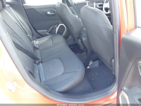 ZACCJAAT1GPD08324 2016 JEEP RENEGADE - Image 8