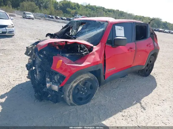 ZACCJAAT1GPD60259 2016 JEEP RENEGADE - Image 2