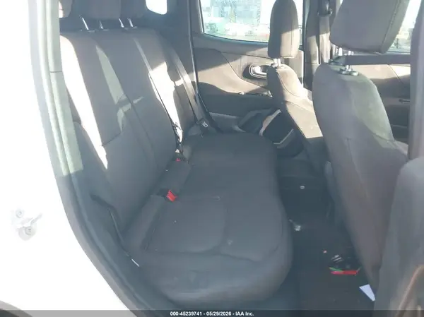 ZACCJAAT2GPE19609 2016 JEEP RENEGADE - Image 8