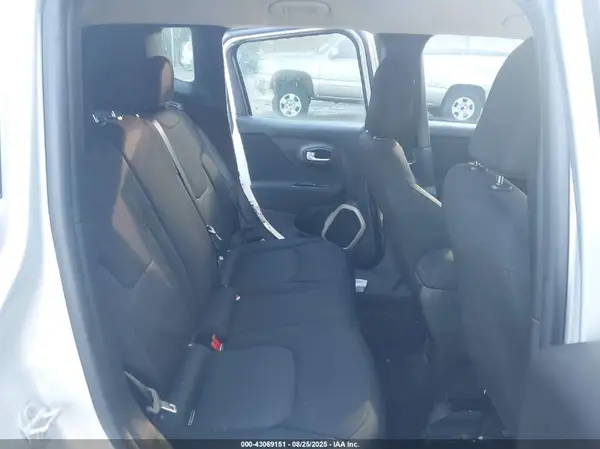 ZACCJAAT3GPD12360 2016 JEEP RENEGADE - Image 8
