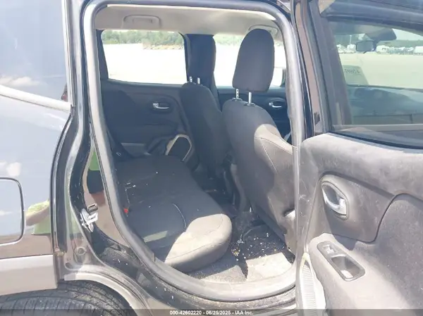 ZACCJAAT3GPE05721 2016 JEEP RENEGADE - Image 8