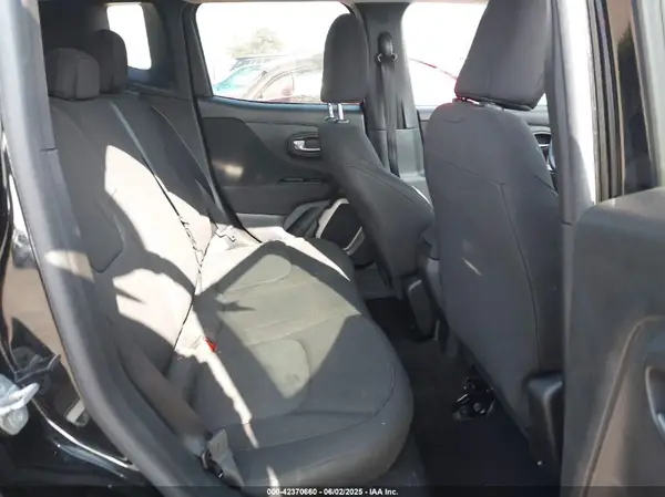ZACCJAAT3GPE23474 2016 JEEP RENEGADE - Image 8