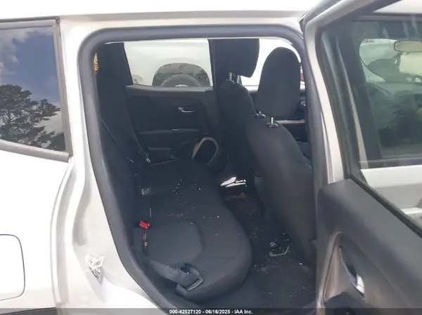 ZACCJAAT4GPD73586 2016 JEEP RENEGADE - Image 8
