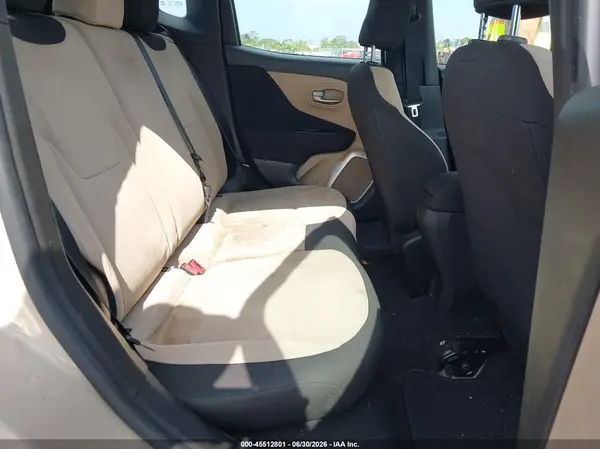 ZACCJAAT4GPE37626 2016 JEEP RENEGADE - Image 8