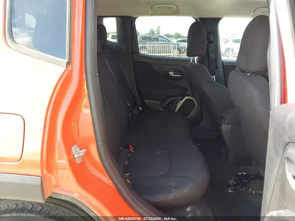 ZACCJAAT4GPE42728 2016 JEEP RENEGADE - Image 8