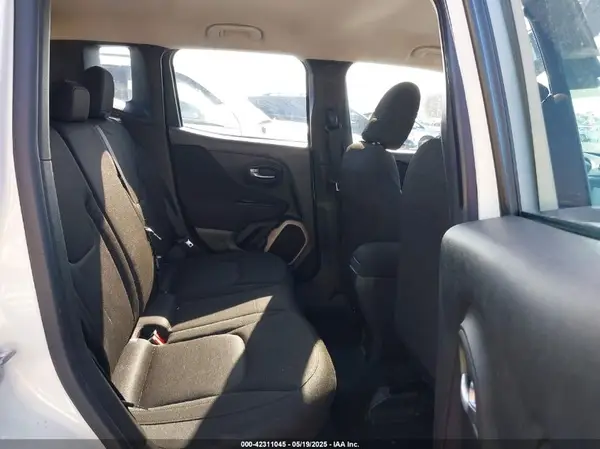 ZACCJAAT5GPC59970 2016 JEEP RENEGADE - Image 8