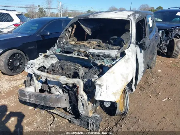 ZACCJAAT5GPD43979 2016 JEEP RENEGADE - Image 2
