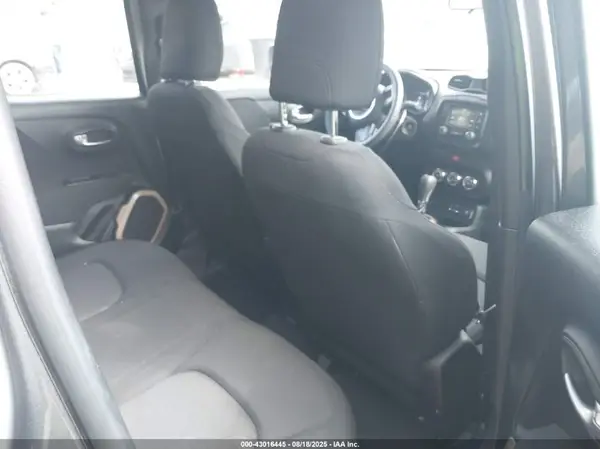 ZACCJAAT5GPD47398 2016 JEEP RENEGADE - Image 8