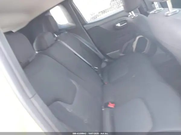 ZACCJAAT5GPD52133 2016 JEEP RENEGADE - Image 8