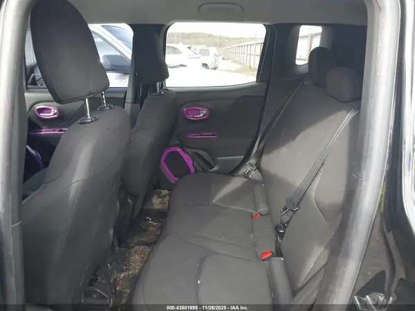 ZACCJAAT5GPD71586 2016 JEEP RENEGADE - Image 8