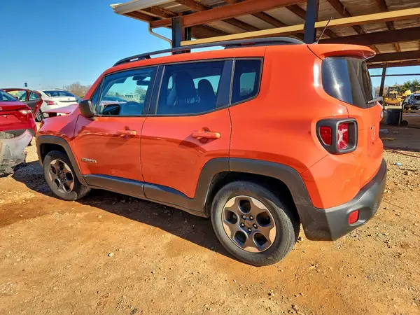 ZACCJAAT5GPE08071 2016 JEEP RENEGADE - Image 2