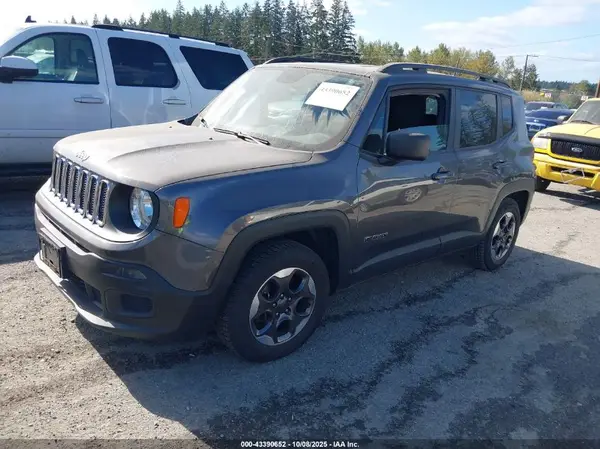 ZACCJAAT5GPE10290 2016 JEEP RENEGADE - Image 2