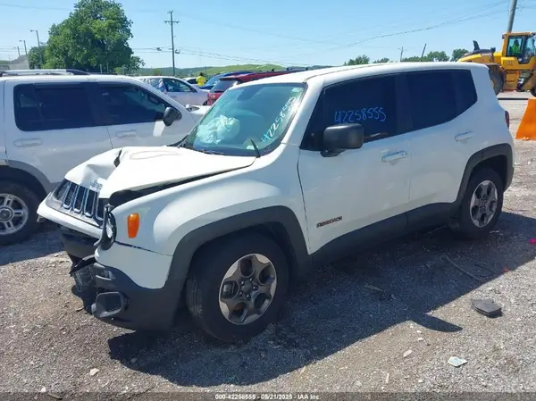 ZACCJAAT7GPD50576 2016 JEEP RENEGADE - Image 2