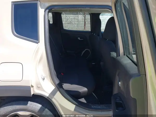 ZACCJAAT7GPD71203 2016 JEEP RENEGADE - Image 8
