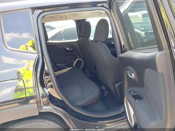 ZACCJAAT7GPD73002 2016 JEEP RENEGADE - Image 8