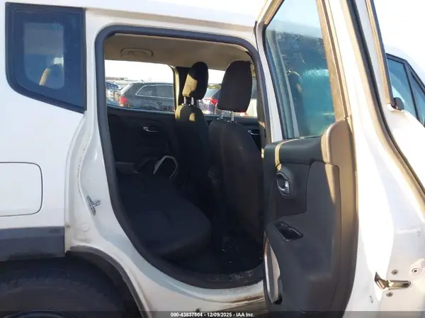 ZACCJAAT7GPE32954 2016 JEEP RENEGADE - Image 8