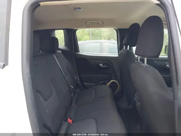 ZACCJAAT9GPD04392 2016 JEEP RENEGADE - Image 8