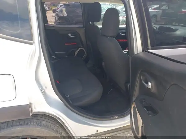 ZACCJAATXGPD41922 2016 JEEP RENEGADE - Image 8